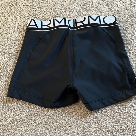 Under Armour bike shorts - Picture 4 of 5